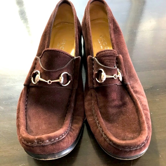 I’m Sandra. Stop by, take a look at my Vintage Designer Clothing closet! - Picture 9 of 16